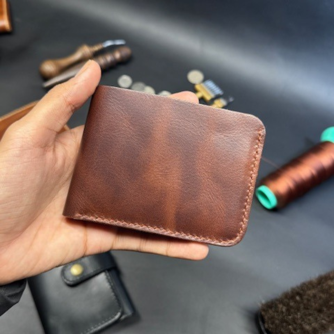 Slim Leather Bi-fold wallet with Coin Pocket