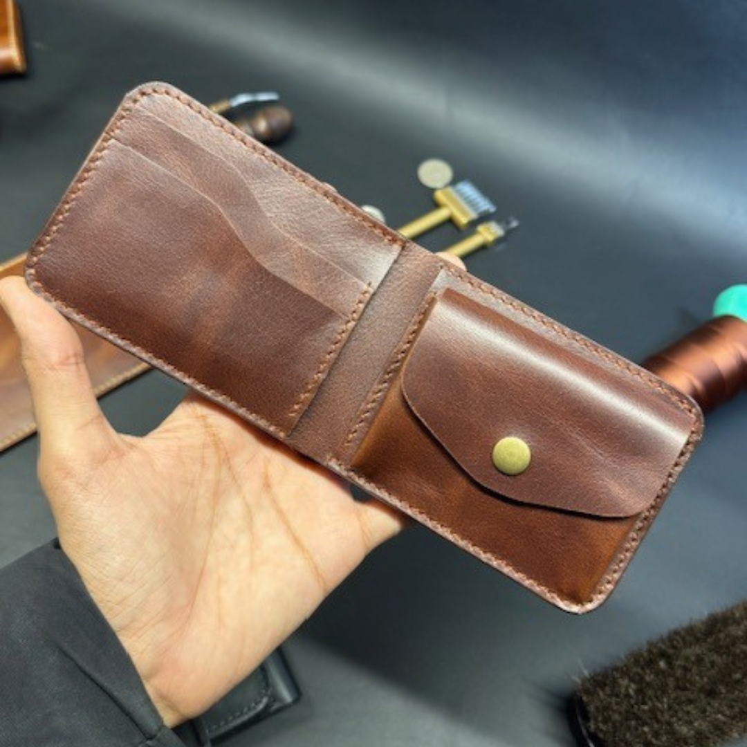 Slim Leather Bi-fold wallet with Coin Pocket