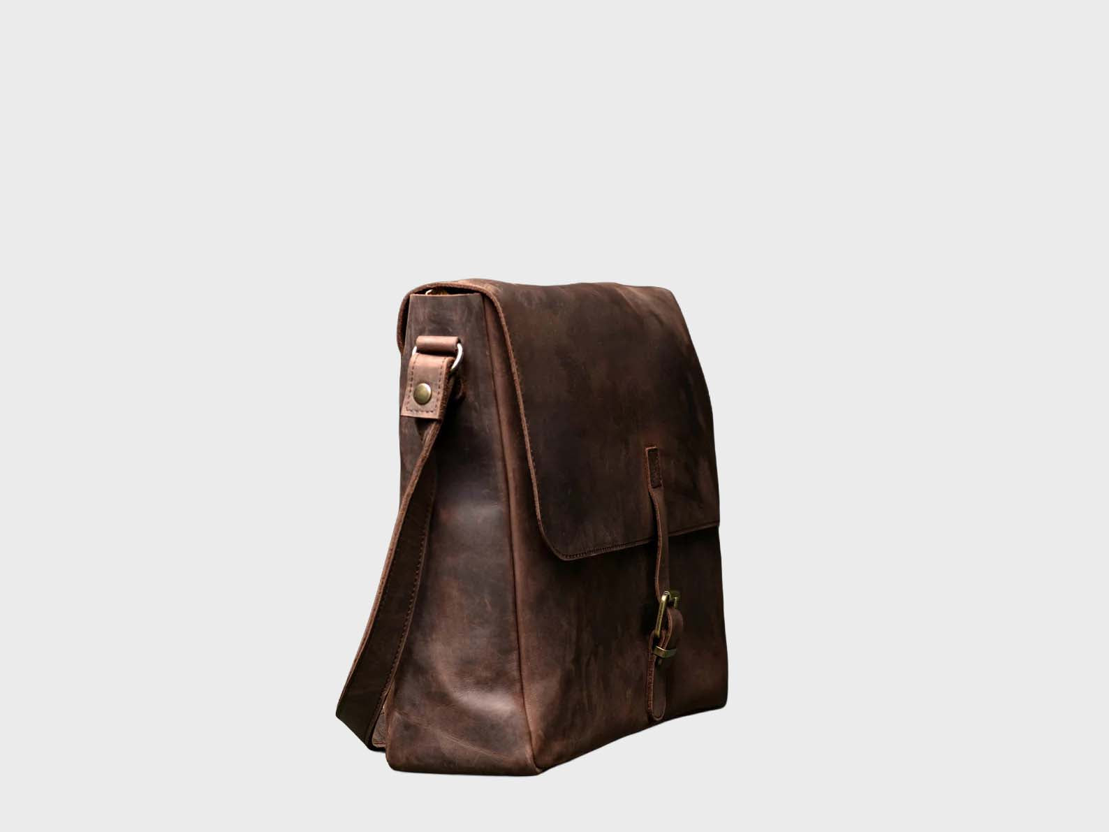 Vintage Explorer Leather Messenger Bag